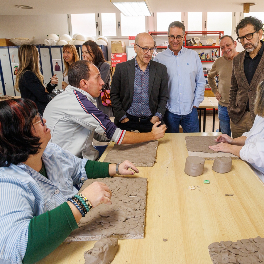 AlmaATADES Cerámica elabora los singulares trofeos de la carrera Ambar Ebrovida