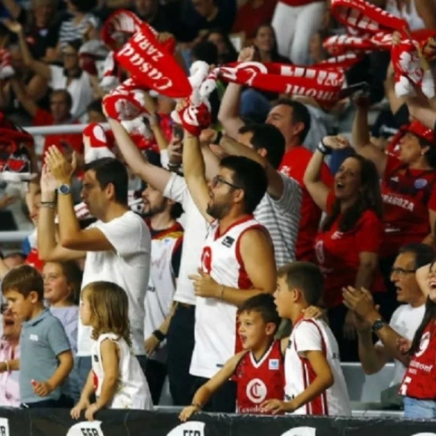 El Casademont Zaragoza llena cuatro autobuses para ir a Valencia y oferta un quinto