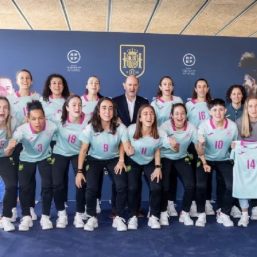 La Selección pone rumbo al Mundial de Filipinas cargada de ilusión