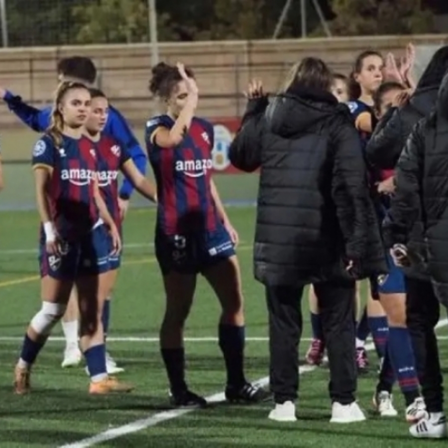 El Huesca Femenino reacciona tarde ante el AEM Lleida B y da vida a un rival directo (4-2)
