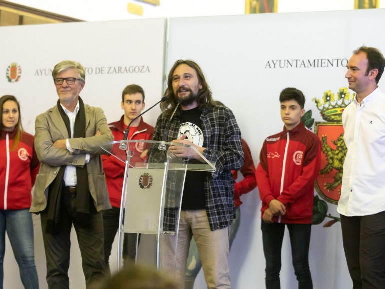 El Ayuntamiento felicita al Club Voleibol Zaragoza por su 30 aniversario y los crecientes logros de su cantera