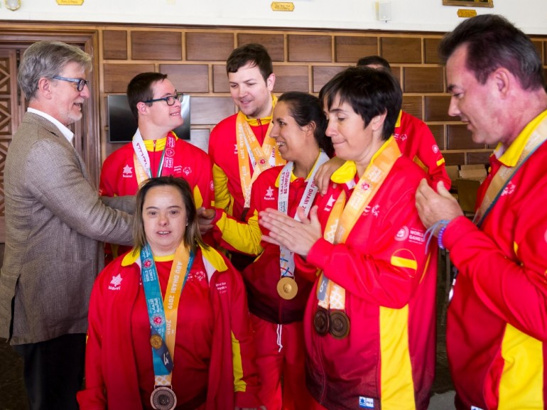 El Ayuntamiento felicita a Special Olympics Aragón por sus 11 medallas en los Juegos Mundiales de Abu Dhabi