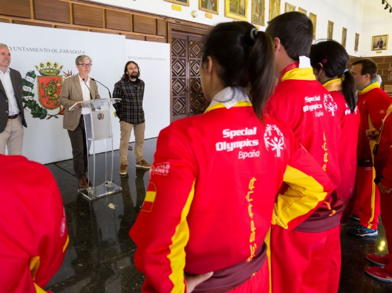 El Ayuntamiento felicita a Special Olympics Aragón por sus 11 medallas en los Juegos Mundiales de Abu Dhabi