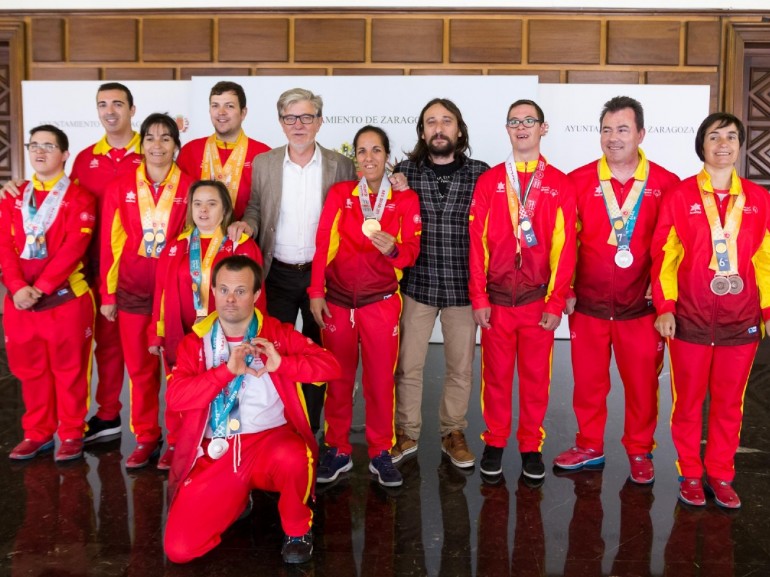 El Ayuntamiento felicita a Special Olympics Aragón por sus 11 medallas en los Juegos Mundiales de Abu Dhabi