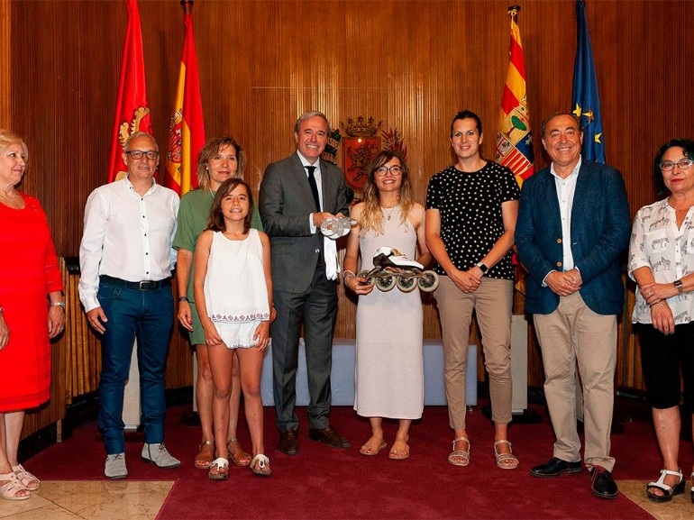 El Ayuntamiento felicita a Nerea Langa por sus cinco medallas en el Mundial Júnior de Patinaje