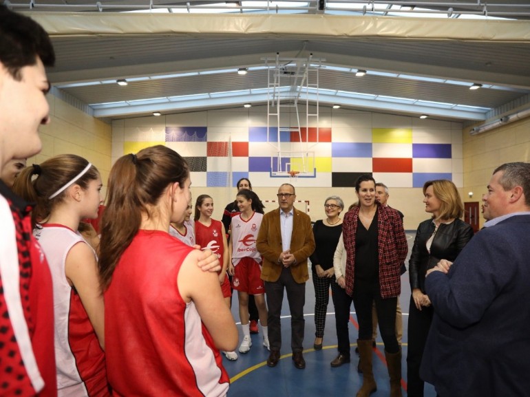 El Ayuntamiento cede el uso del pabellón municipal del CEIP Miraflores a la cantera del Basket Zaragoza 2002