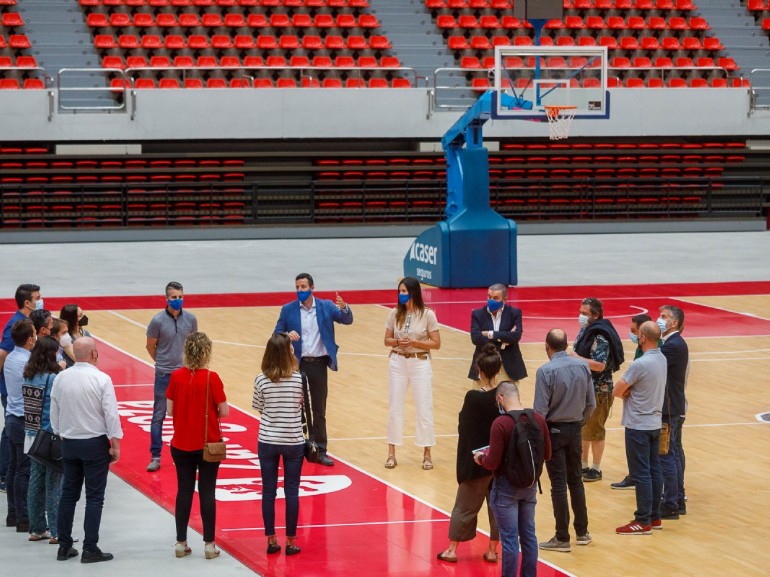 Responsables de grandes pabellones de España se reúnen en Zaragoza para conocer las innovaciones del «Príncipe Felipe». Foto: Dani Marcos