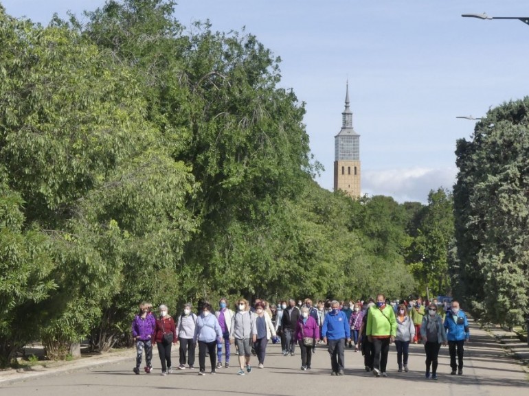 Zaragoza Deporte reanuda su programa de andadas guiadas para mayores de 55 años. Foto: Os Andarines