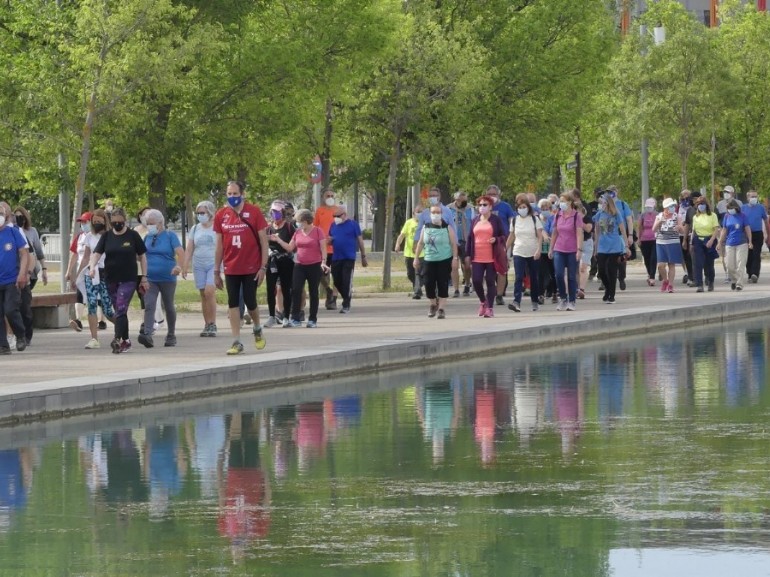 Zaragoza Deporte reanuda su programa de andadas guiadas para mayores de 55 años. Foto: Os Andarines