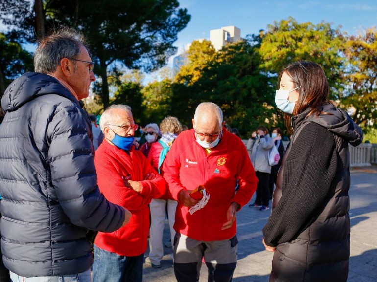 Las andadas guiadas de Zaragoza Deporte para mayores de 55 años inician su segunda temporada con éxito de participación. Foto: Chus Marchador