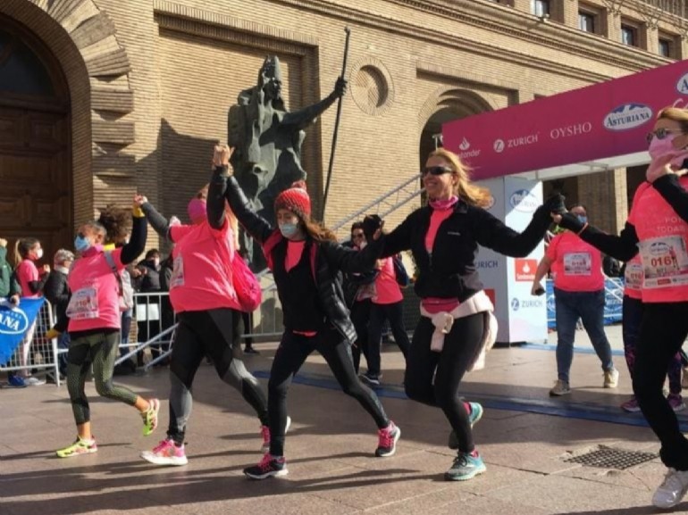 9.000 corredoras se sumaron a la Marea Rosa de la Carrera de la Mujer de Zaragoza