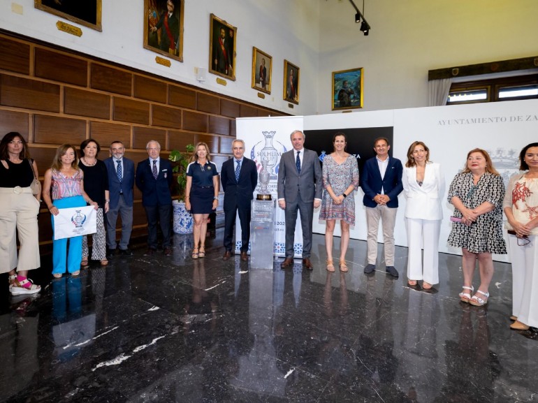 Zaragoza exhibe el trofeo de la Solheim Cup de golf