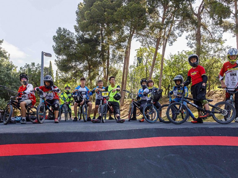 El Parque Grande José Antonio Labordeta estrena el circuito pump track para bicicletas y una nueva zona de juegos infantiles