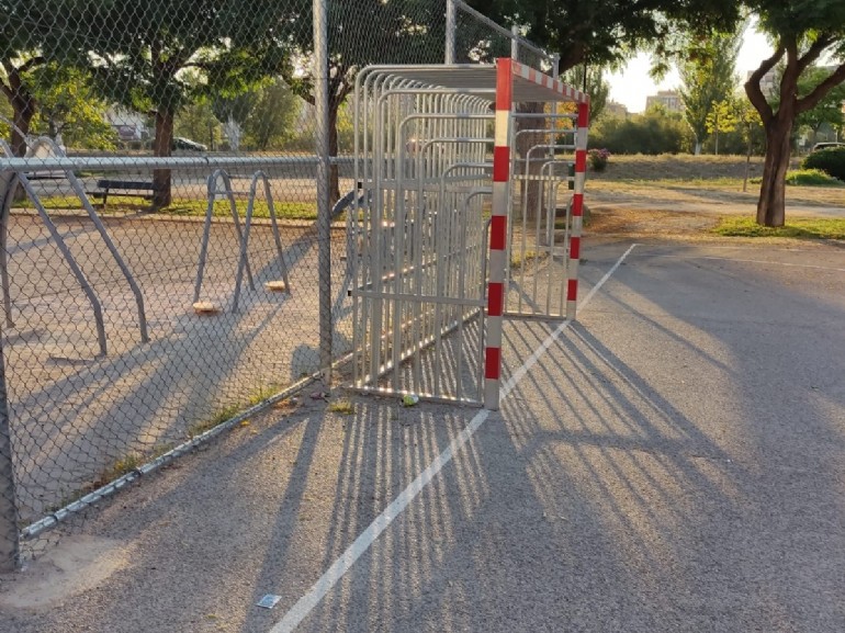 Repintado de las líneas de juego en varias Instalaciones Deportivas Elementales (potreros)