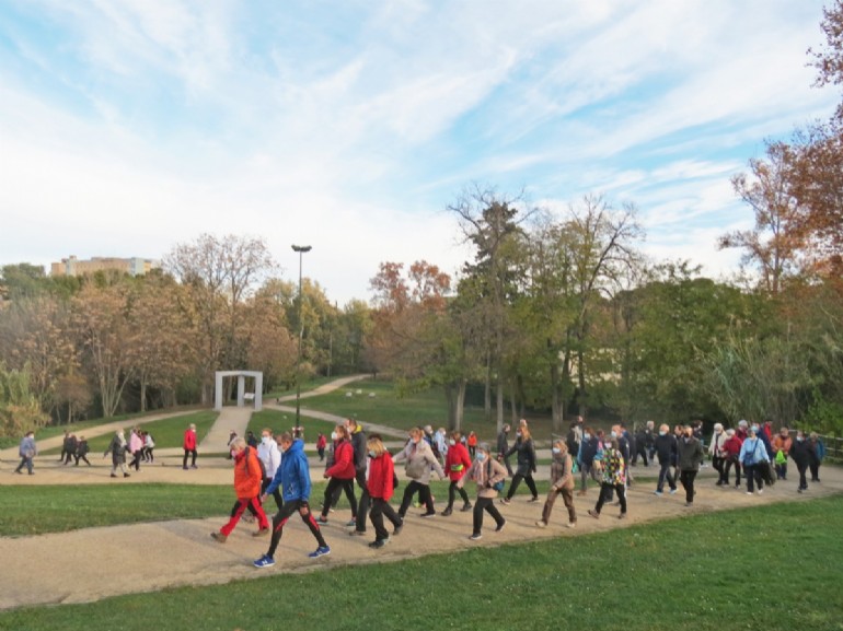 Regresan las andadas para mayores de Zaragoza Deporte con tres rutas semanales por zonas verdes de la ciudad