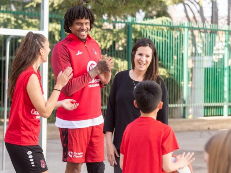 400 escolares practican deporte con el proyecto 3Pies, impulsado por la Fundación Basket Zaragoza con el apoyo de Zaragoza Deporte