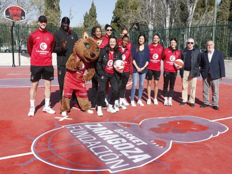 El barrio de Las Fuentes estrena nueva cancha de baloncesto al aire libre