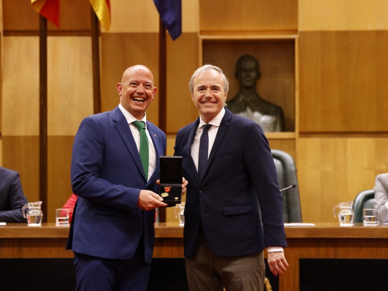 El Ayuntamiento entrega al Stadium Casablanca la Medalla al Mérito Deportivo Ciudad de Zaragoza