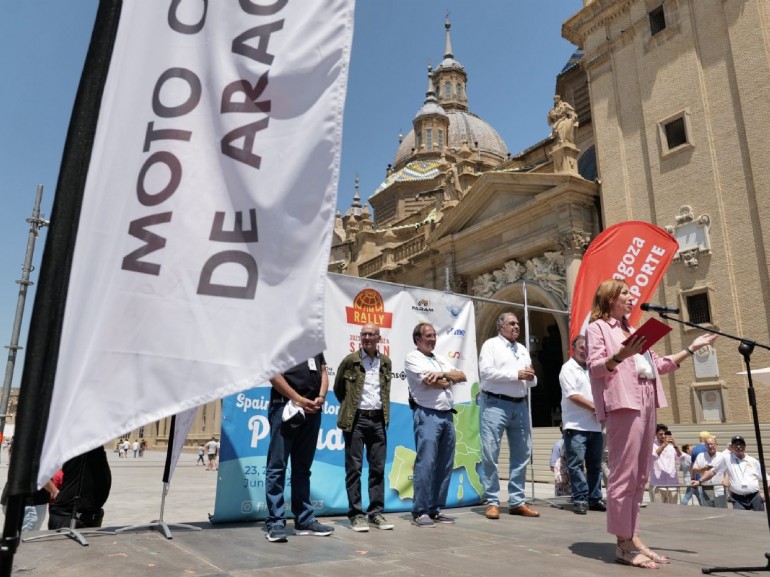 Más de mil motos de 24 países se concentran en la Plaza del Pilar tras tres días de actividades por Zaragoza y Aragón