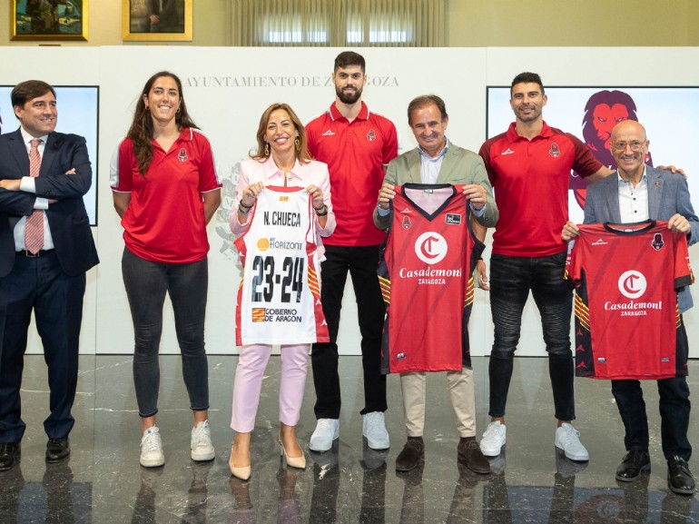 El Ayuntamiento desea suerte al Casademont en su triple proyecto de baloncesto masculino, femenino y balonmano