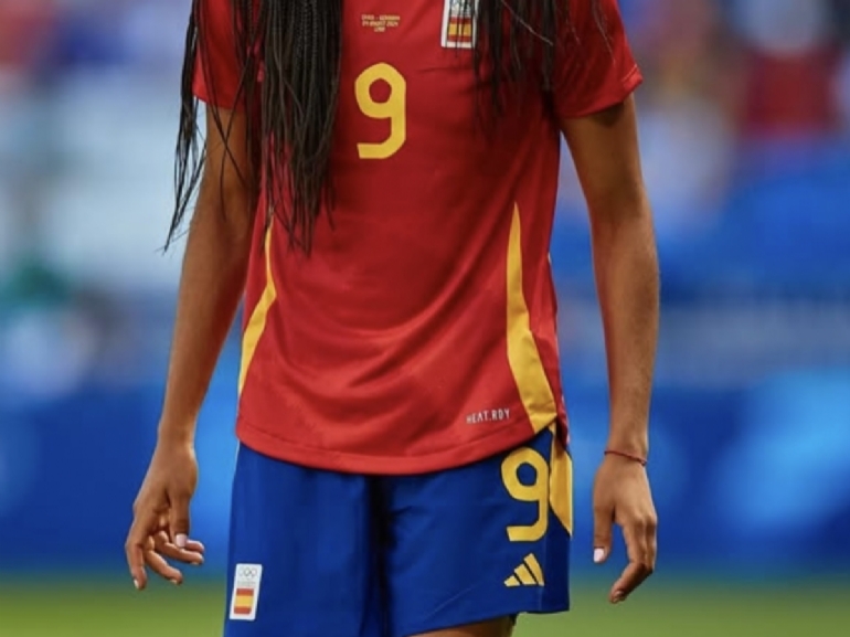 Salma Paralluelo Ayingono
Fuente Instagram @salmaparalluelo
