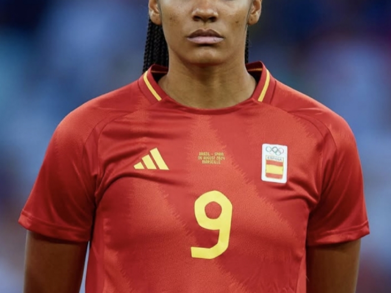 Salma Paralluelo Ayingono
Fuente Instagram @salmaparalluelo