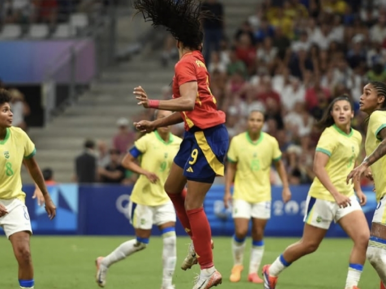 Salma Paralluelo Ayingono
Fuente Instagram @salmaparalluelo