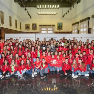 El Ayuntamiento felicita al Club Voleibol Zaragoza por su 30 aniversario y los crecientes logros de su cantera