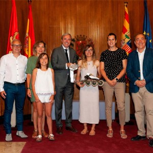 El Ayuntamiento felicita a Nerea Langa por sus cinco medallas en el Mundial Júnior de Patinaje