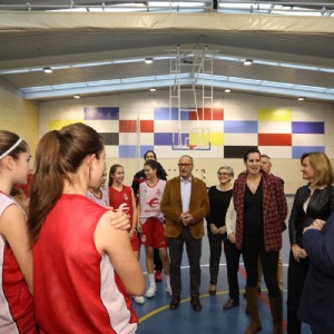 El Ayuntamiento cede el uso del pabellón municipal del CEIP Miraflores a la cantera del Basket Zaragoza 2002