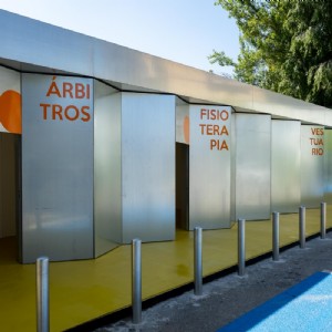 El campo municipal de fútbol de San José estrena nuevo edificio de vestuarios. Foto: Miguel G. García