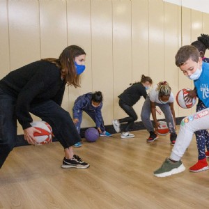 600 escolares en riesgo de exclusión practican deporte con el proyecto 3Pies, impulsado por la Fundación Basket Zaragoza con el apoyo de Zaragoza Deporte