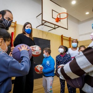 600 escolares en riesgo de exclusión practican deporte con el proyecto 3Pies, impulsado por la Fundación Basket Zaragoza con el apoyo de Zaragoza Deporte