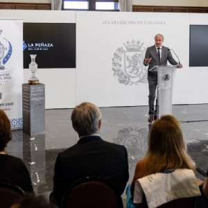 Zaragoza exhibe el trofeo de la Solheim Cup de golf
