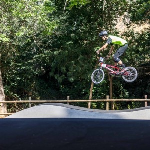 El Parque Grande José Antonio Labordeta estrena el circuito pump track para bicicletas y una nueva zona de juegos infantiles