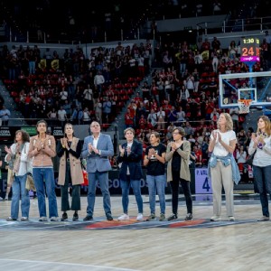 El Pabellón Príncipe Felipe retira la camiseta de Pilar Valero