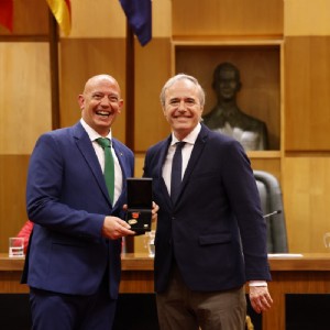 El Ayuntamiento entrega al Stadium Casablanca la Medalla al Mérito Deportivo Ciudad de Zaragoza