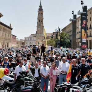 Más de mil motos de 24 países se concentran en la Plaza del Pilar tras tres días de actividades por Zaragoza y Aragón