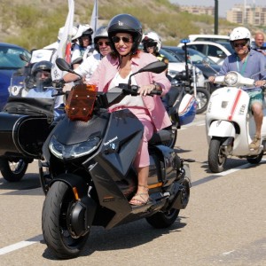 Más de mil motos de 24 países se concentran en la Plaza del Pilar tras tres días de actividades por Zaragoza y Aragón