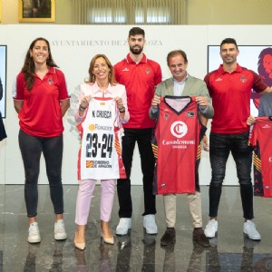 El Ayuntamiento desea suerte al Casademont en su triple proyecto de baloncesto masculino, femenino y balonmano