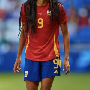 Salma Paralluelo Ayingono
Fuente Instagram @salmaparalluelo