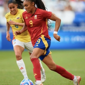 Salma Paralluelo Ayingono
Fuente Instagram @salmaparalluelo