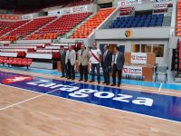 Al acto de presentación han asistido el director general de Mondo Ibérica, Santiago Palomera; el concejal de Deportes, Roberto Fernández García, y equipos técnicos y directivos del CAI Zaragoza y el Caja3 Balonmano Aragón.