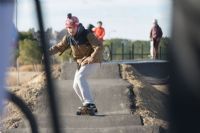 Parque Goya estrena su nuevo pump-track, un circuito de saltos para bicicletas adaptado a todos los niveles. Foto: Dani Marcos