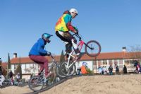 Parque Goya estrena su nuevo pump-track, un circuito de saltos para bicicletas adaptado a todos los niveles. Foto: Dani Marcos