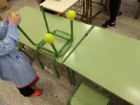 Las pelotas de tenis de los cursos municipales se reciclan una vez más
