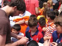 CALLE 3 Mariano Ortega, Carlos Prieto y Raúl Entrerríos estuvieron firmando autógrafos