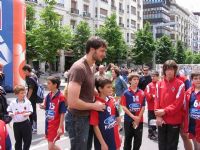 CALLE 3  Carlos Prieto junto a jugadores